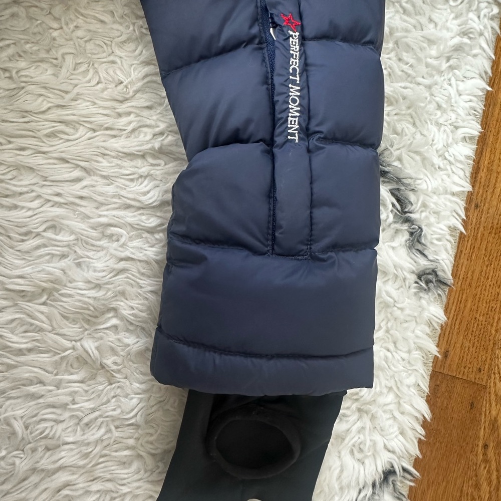 Perfect moment ski jacket, warm and comfy. - Picture 7 of 8